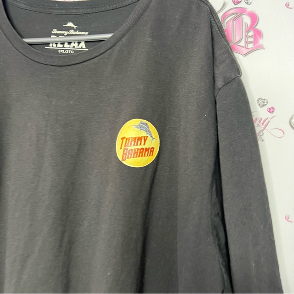 Tommy bahama tshirt hula girl Hawaii wardrobe malfunction skirt black decals - Picture 4 of 6